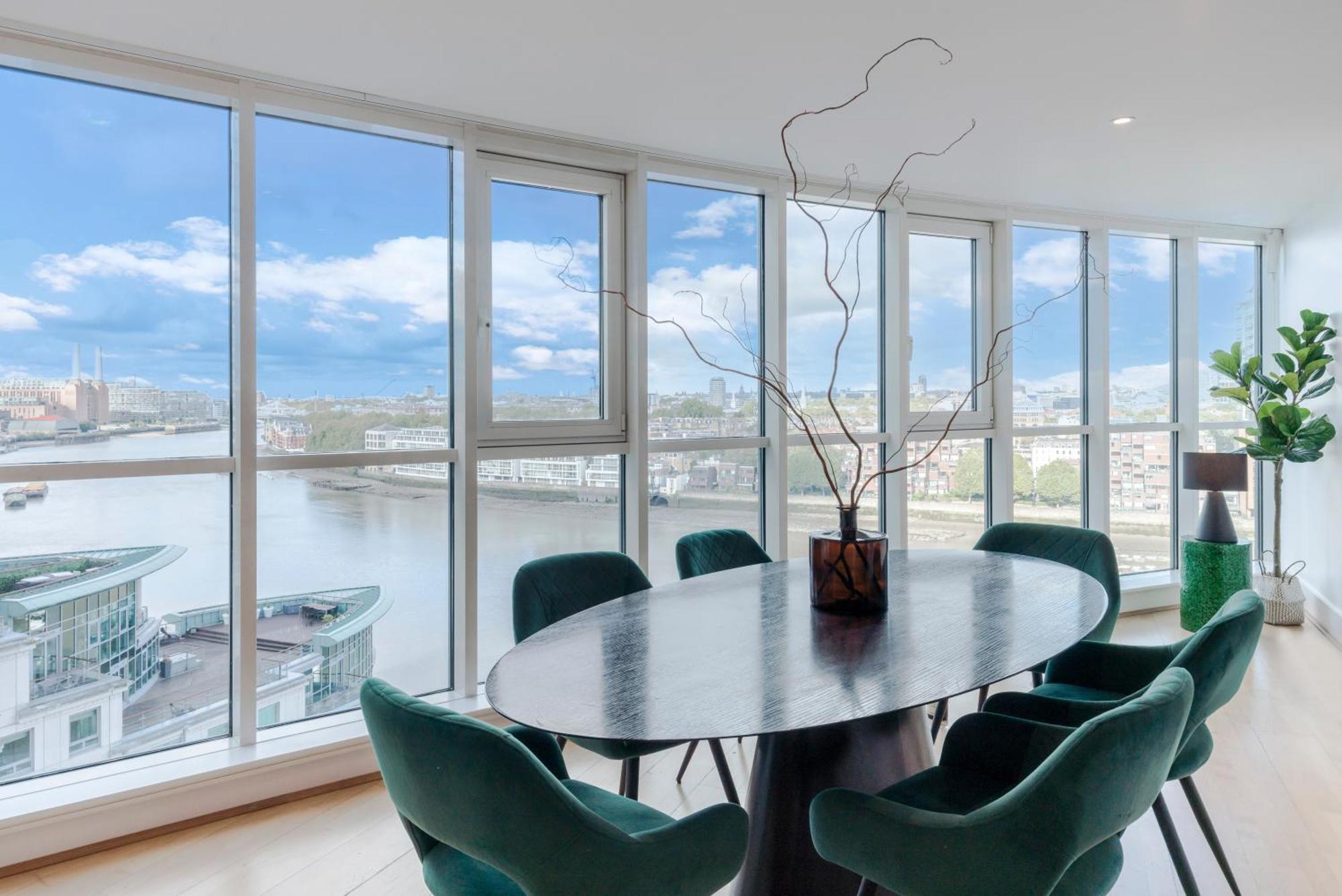 Best Thames View In Town! Large Luxxe Nomad Design Family Home London Rum bild