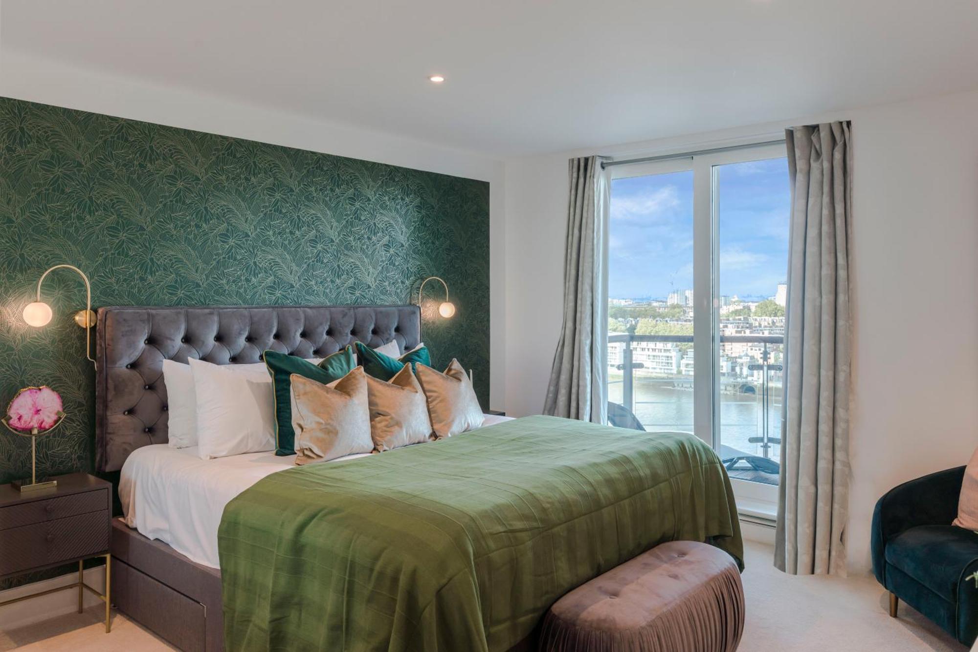 Best Thames View In Town! Large Luxxe Nomad Design Family Home London Rum bild