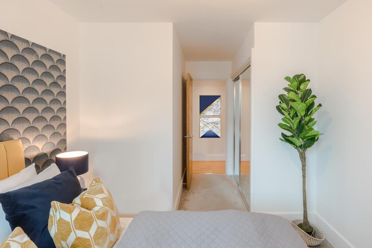 Best Thames View In Town! Large Luxxe Nomad Design Family Home London Exteriör bild